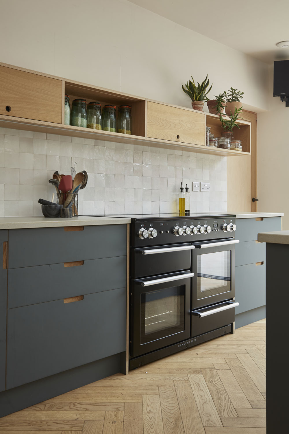 Hannah and James’ Italian HPL and Oak Kitchen