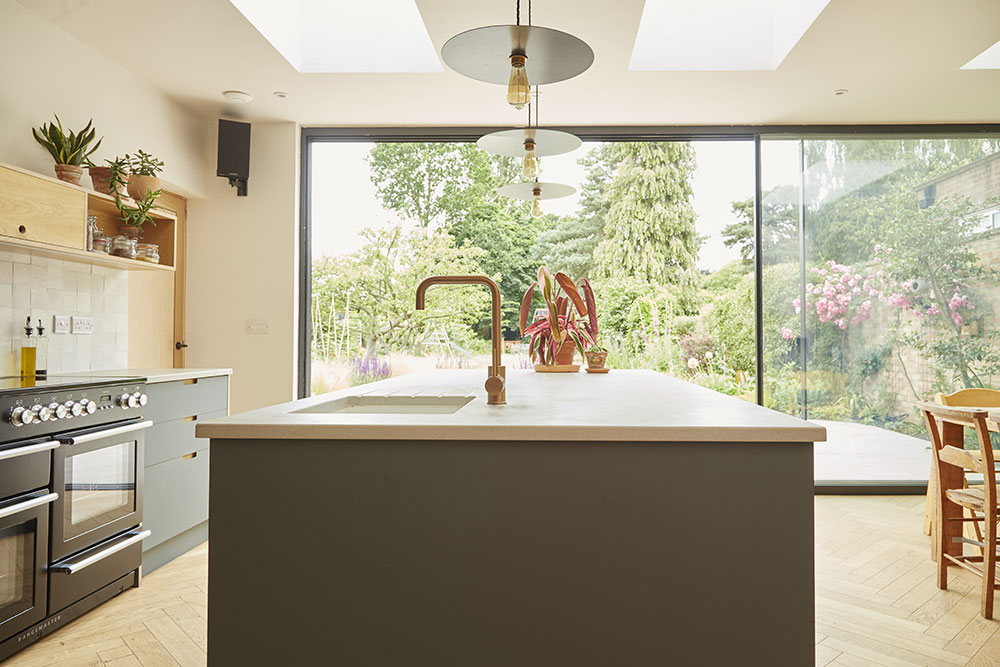 Hannah and James’ Italian HPL and Oak Kitchen