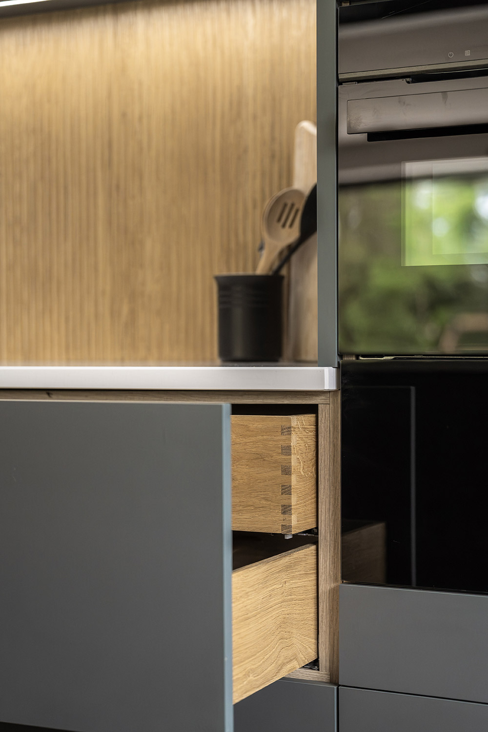 Sarah and Jamie's Modern Family Kitchen