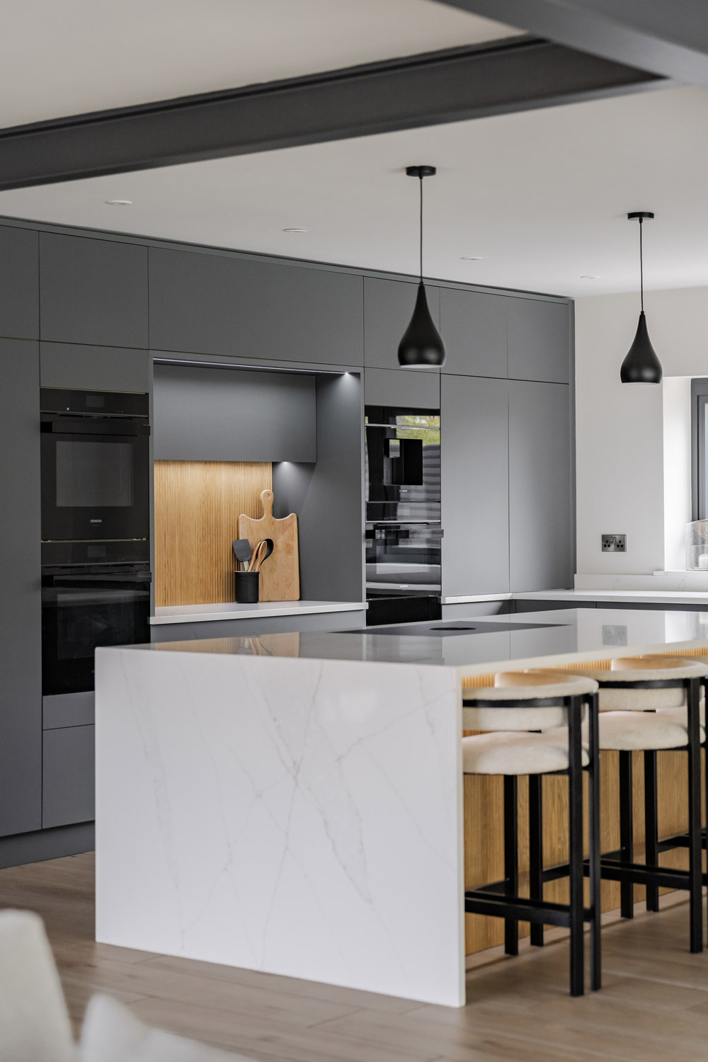 Sarah and Jamie's Modern Family Kitchen