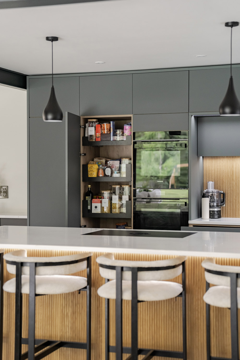 Sarah and Jamie's Modern Family Kitchen